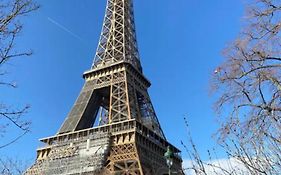 Small Studio Near Eiffel Tower
